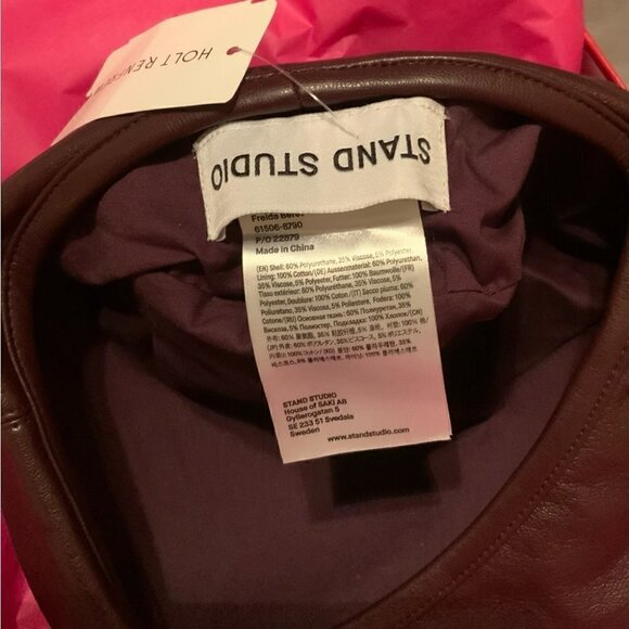 Stand Studio Nwt Freida Faux Leather Beret in Burgundy - Picture 7 of 8